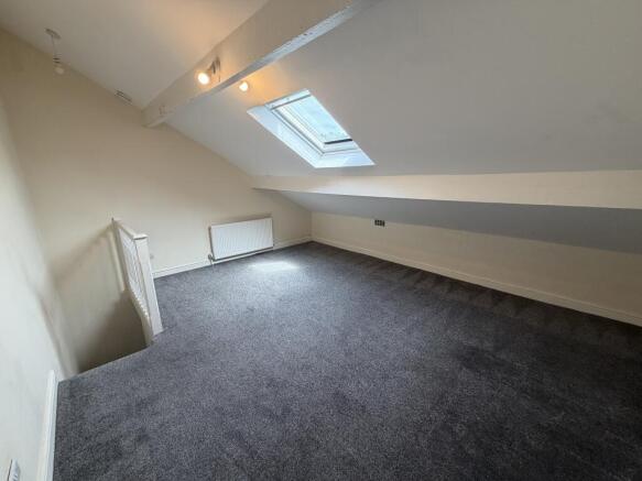 2 bed Terraced to rent Image 11