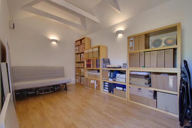 Photo 18