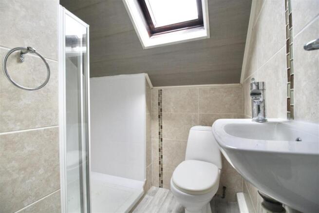 5 bed Semi-Detached for sale Image 11