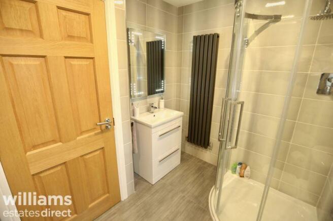 Family Bathroo...