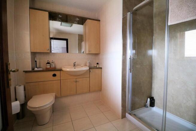 Master En-suite