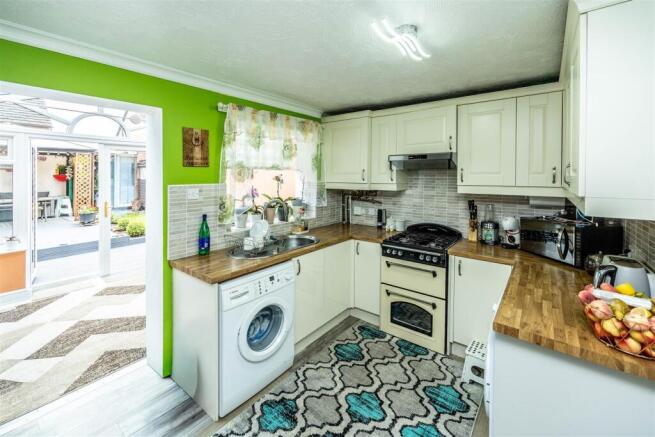 2 bed Semi-Detached for sale Image 6