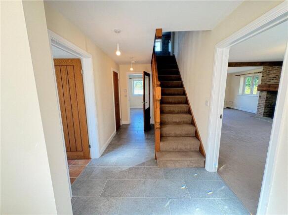 4 bed Detached to rent Image 6