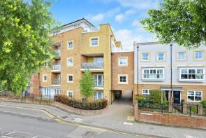 17, Tanner House, Flambard Way, Godalming GU7 1FJ