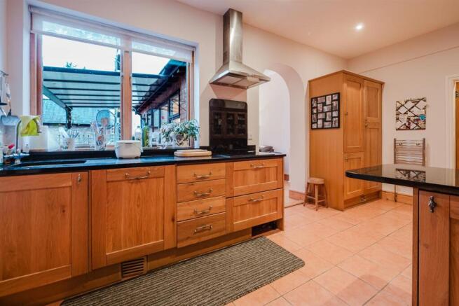 Cambridge Road, Hale, Altrincham photo 3