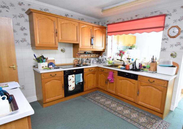 KITCHEN (2).JPG