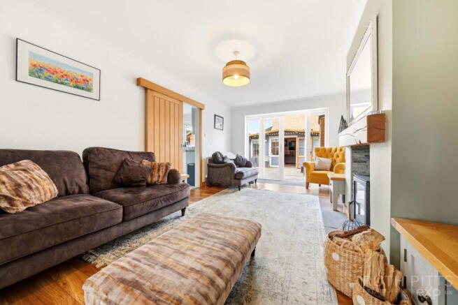 3 bed Semi-Detached Bungalow for sale Image 6