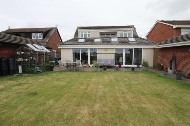 Anson Close, 11 Rear 3.JPG