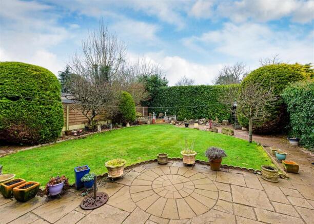 3 Cranmere Court-garden.jpg