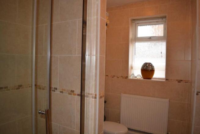 Bathroom 2.JPG