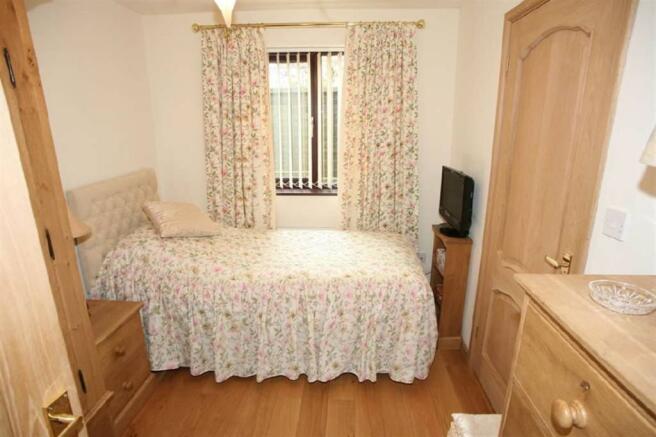 annex bedroom 1