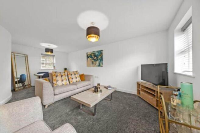2 bed Apartment for sale Image 8
