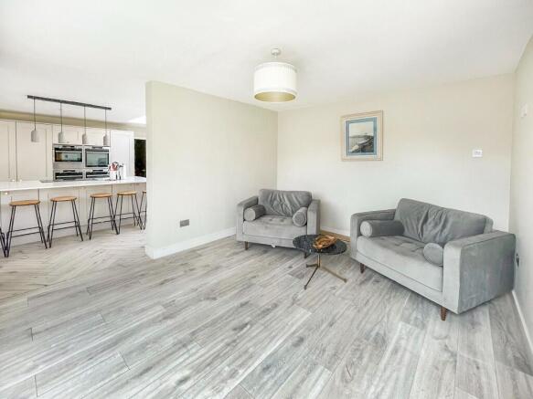 4 bed Detached for sale Image 10