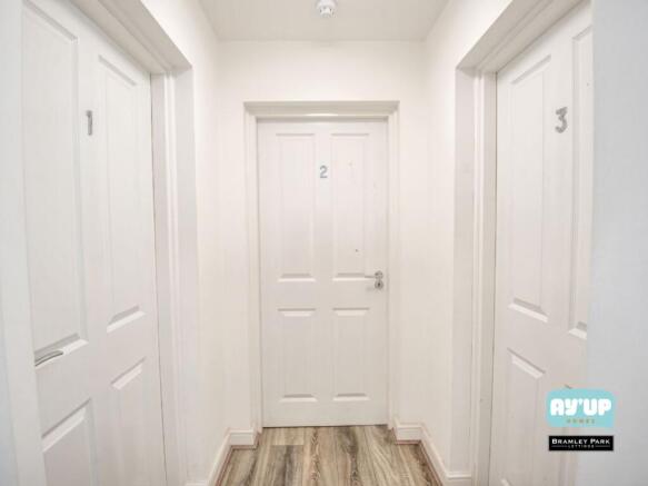 Studio to rent Image 10