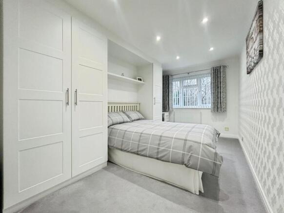 Ladybrook Road, Bramhall, SK7 photo 4