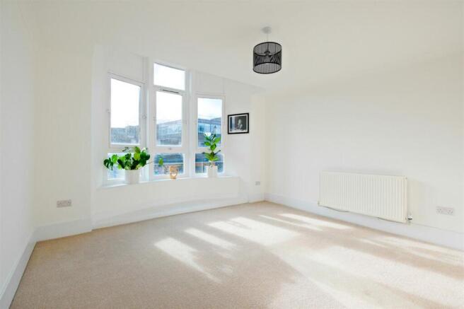Living Room / Dining
