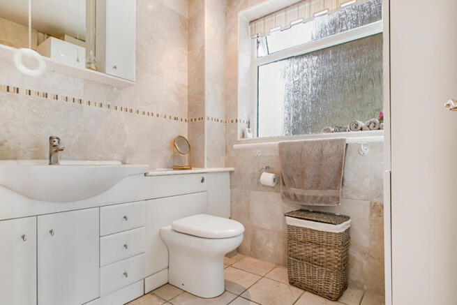4 bed Detached for sale Image 11