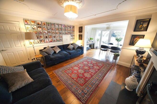 6 bed Detached for sale Image 5