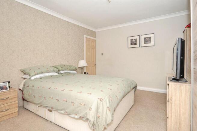 3 bed Semi-Detached for sale Image 10