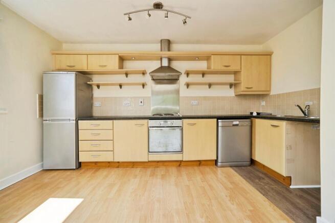 2 bed Apartment for sale Image 3