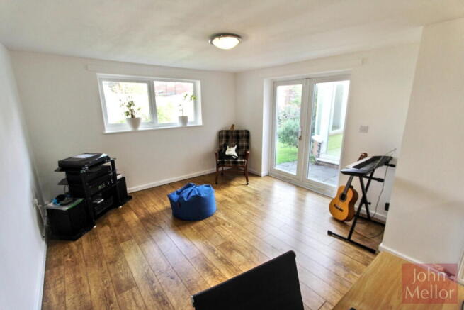 Winchester Drive, Heaton Norris SK4 2NU photo 4