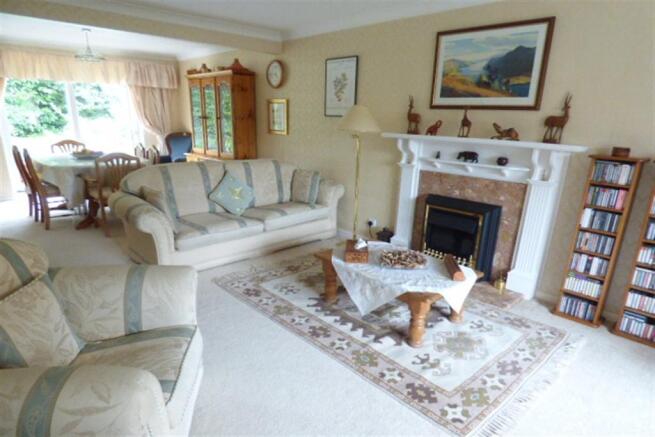 Lounge b