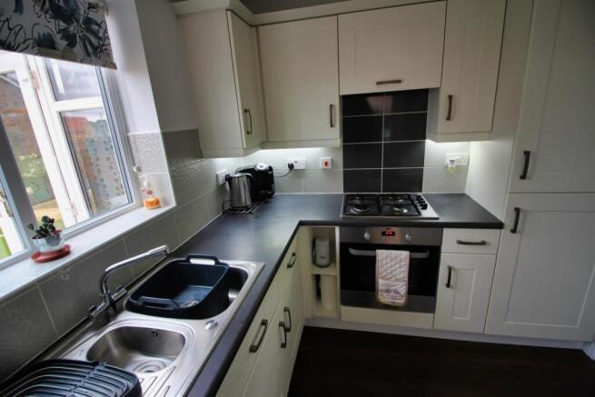 7 - kitchen.jpg