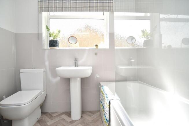 2 bed Semi-Detached Bungalow for sale Image 8