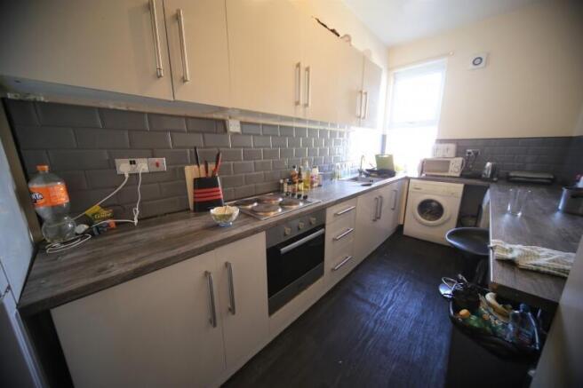 4 bed Terraced to rent Image 8