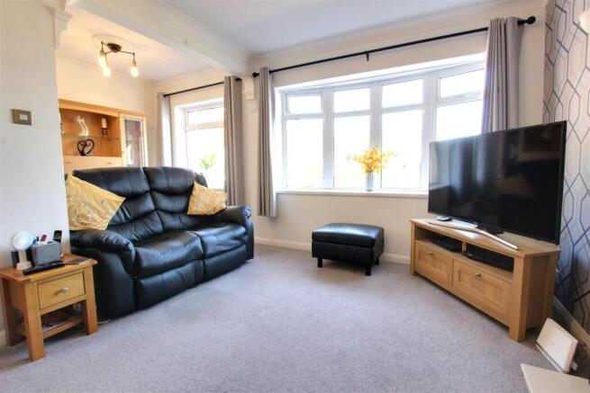 3 bed Semi-Detached for sale Image 5