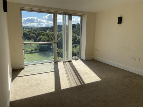 1 bed Apartment to rent Image 4