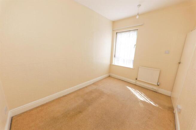 3 bed Terraced for sale Image 12