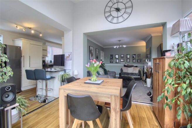 3 bed Semi-Detached for sale Image 8