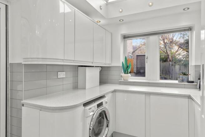 3 bed Detached for sale Image 6