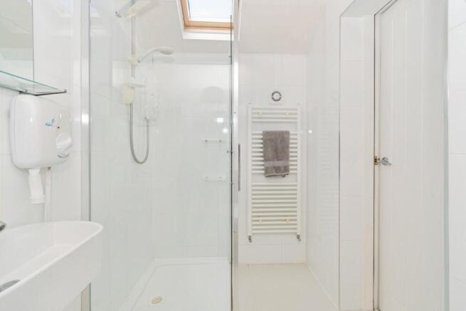 3 bed Terraced for sale Image 9