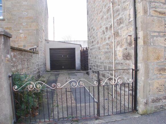 Garage & Driveway