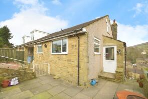 2, The Bungalows, Upper Town, Oxenhope, Keighley BD22 9LL