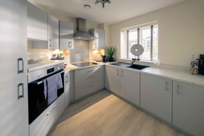 1 bed Retirement Property to rent Image 6