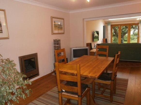 Diningroom 2
