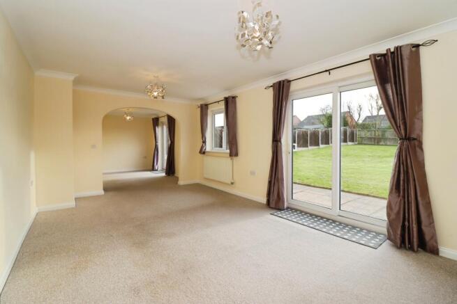 Lindbergh Close, Worksop, S80 photo 4