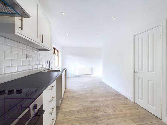 3 bed Semi-Detached to rent Image 8