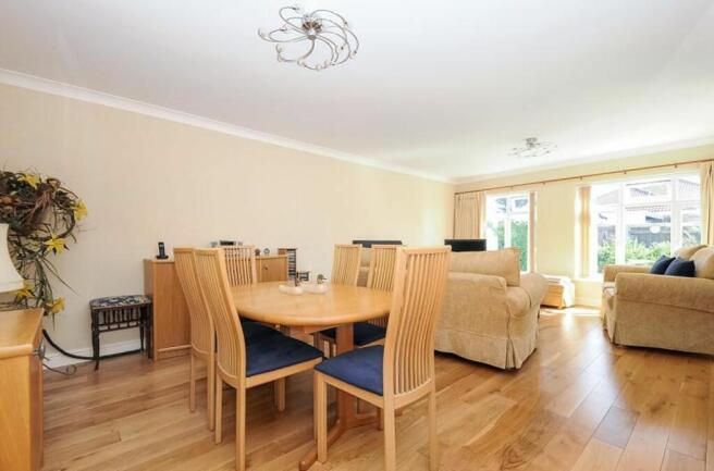 Sitting Room/Dining Room