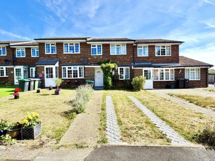 Hurst Close, Chessington, Surrey. KT9 1XE