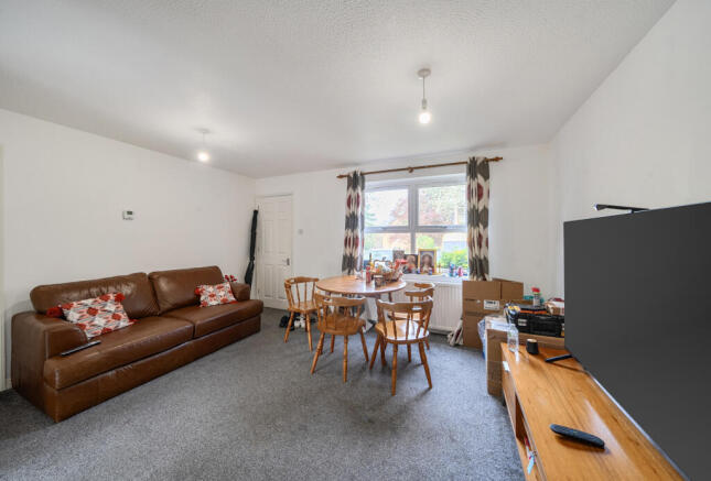 1439320-11-69d769...