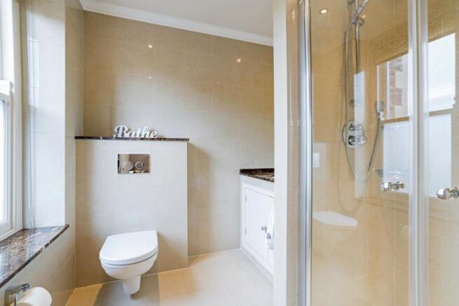 En-suite Shower