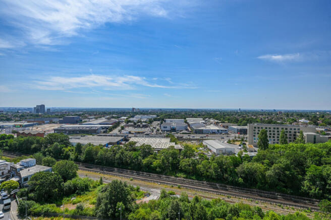 Lakeside Drive, Park Royal, London, NW10 photo 4