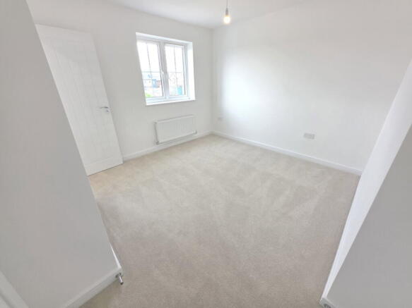 3 bed Semi-Detached for sale Image 10