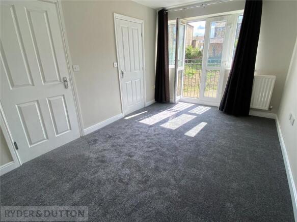 2 bed Apartment to rent Image 4