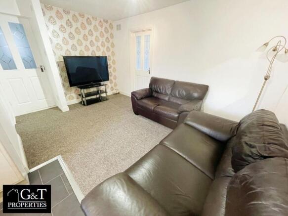 OPEN PLAN LIVING/KITCHEN