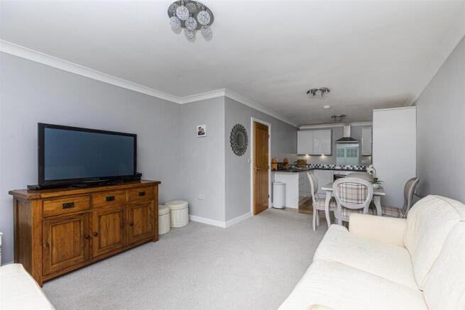 Open-plan Living/Dining Kitchen